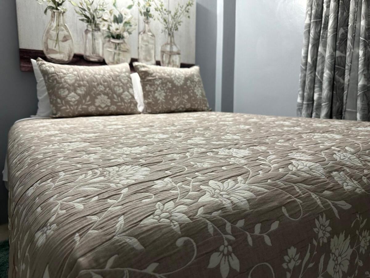 One Bedroom City Apartment Fully Ac With 24Hrs Security Kingston Dış mekan fotoğraf