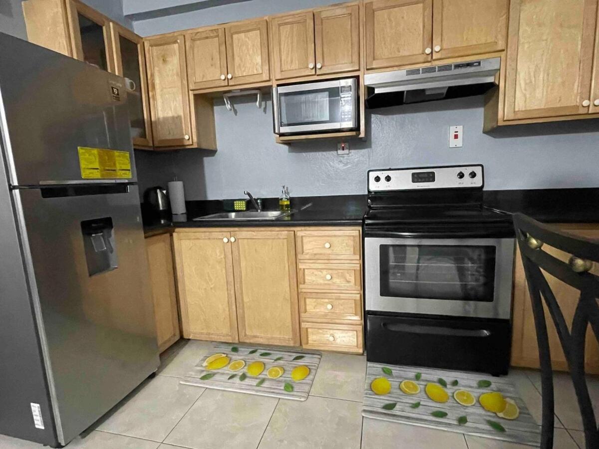 One Bedroom City Apartment Fully Ac With 24Hrs Security Kingston Dış mekan fotoğraf