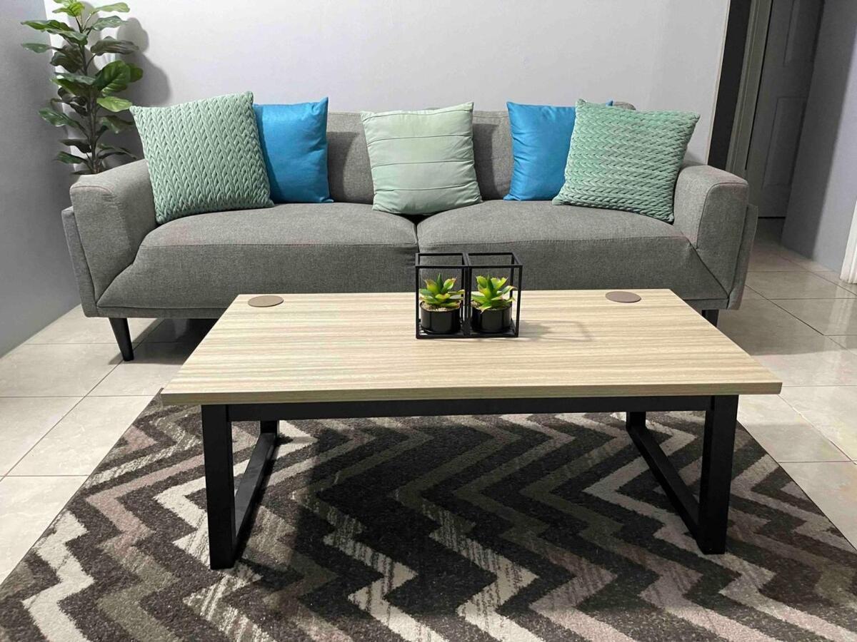 One Bedroom City Apartment Fully Ac With 24Hrs Security Kingston Dış mekan fotoğraf