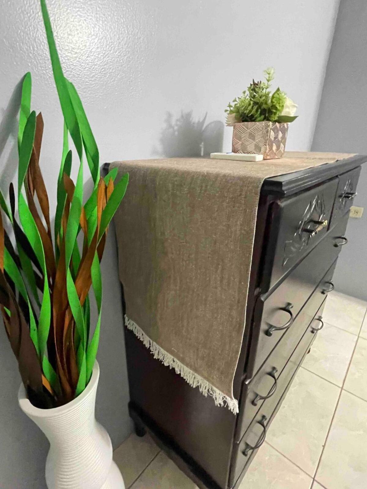 One Bedroom City Apartment Fully Ac With 24Hrs Security Kingston Dış mekan fotoğraf