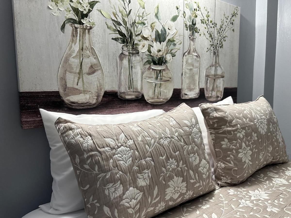 One Bedroom City Apartment Fully Ac With 24Hrs Security Kingston Dış mekan fotoğraf